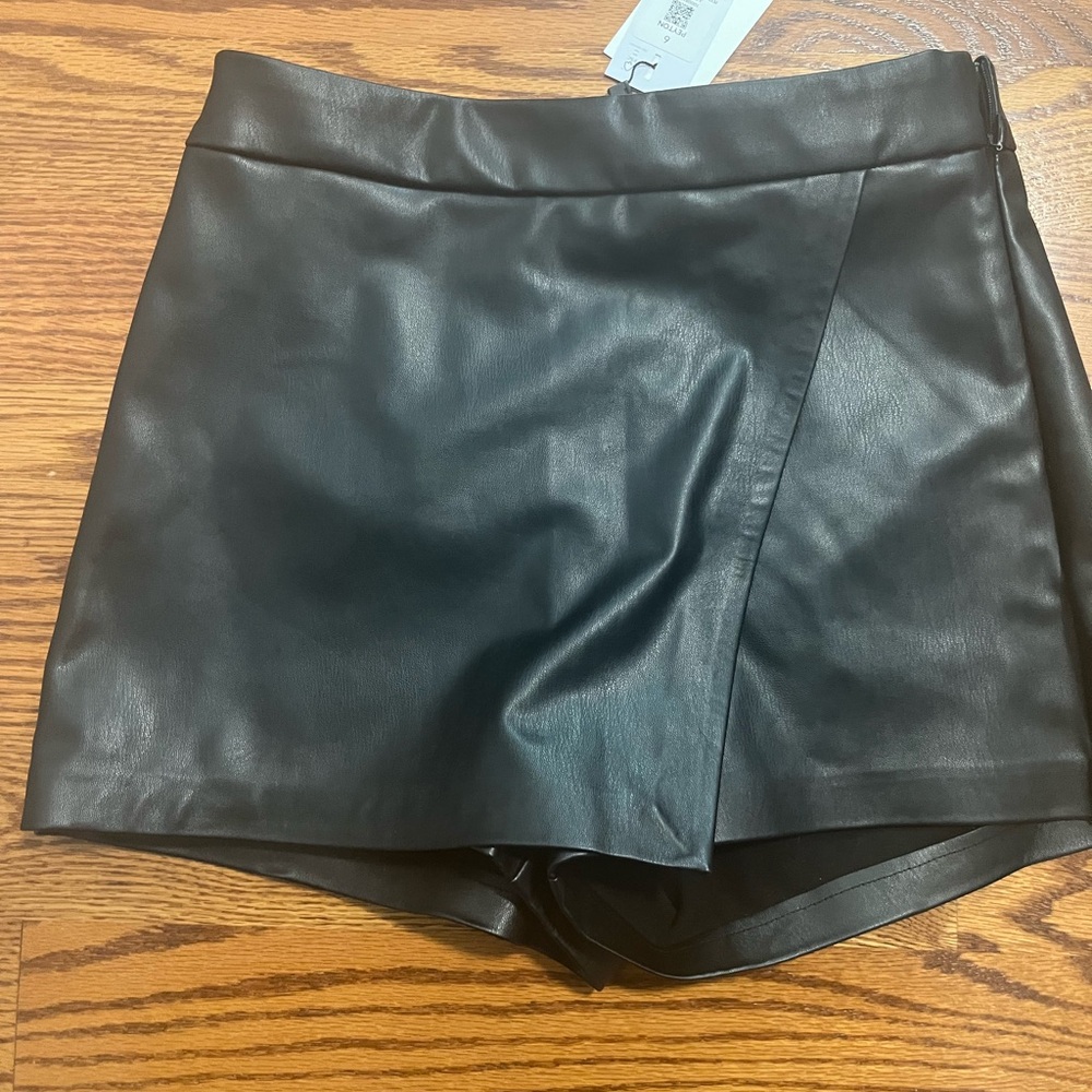 Dynamite Black Faux Leather Skirt